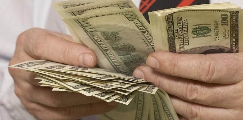 Особенности снятия долларов или другой валюты с карт Сбербанка Особенности снятия долларов или другой валюты с карт Сбербанка
