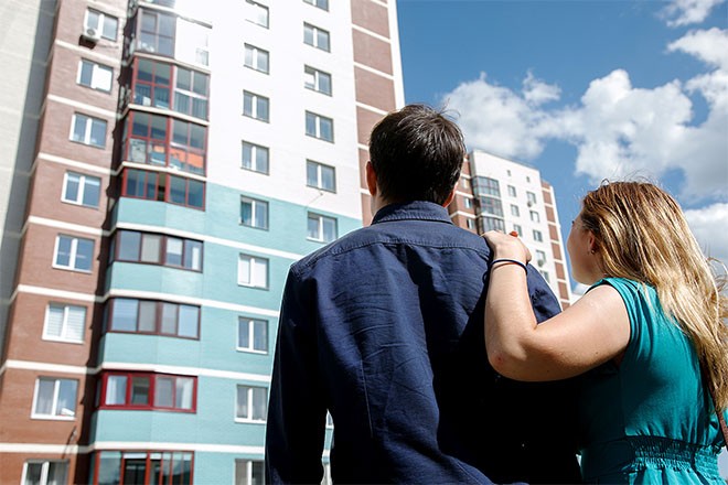 Можно ли продать квартиру банку и как это сделать?